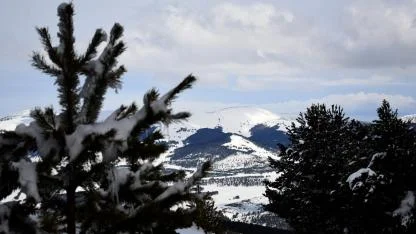 Sarıkamış'ta yüksek kesimler karla kaplandı