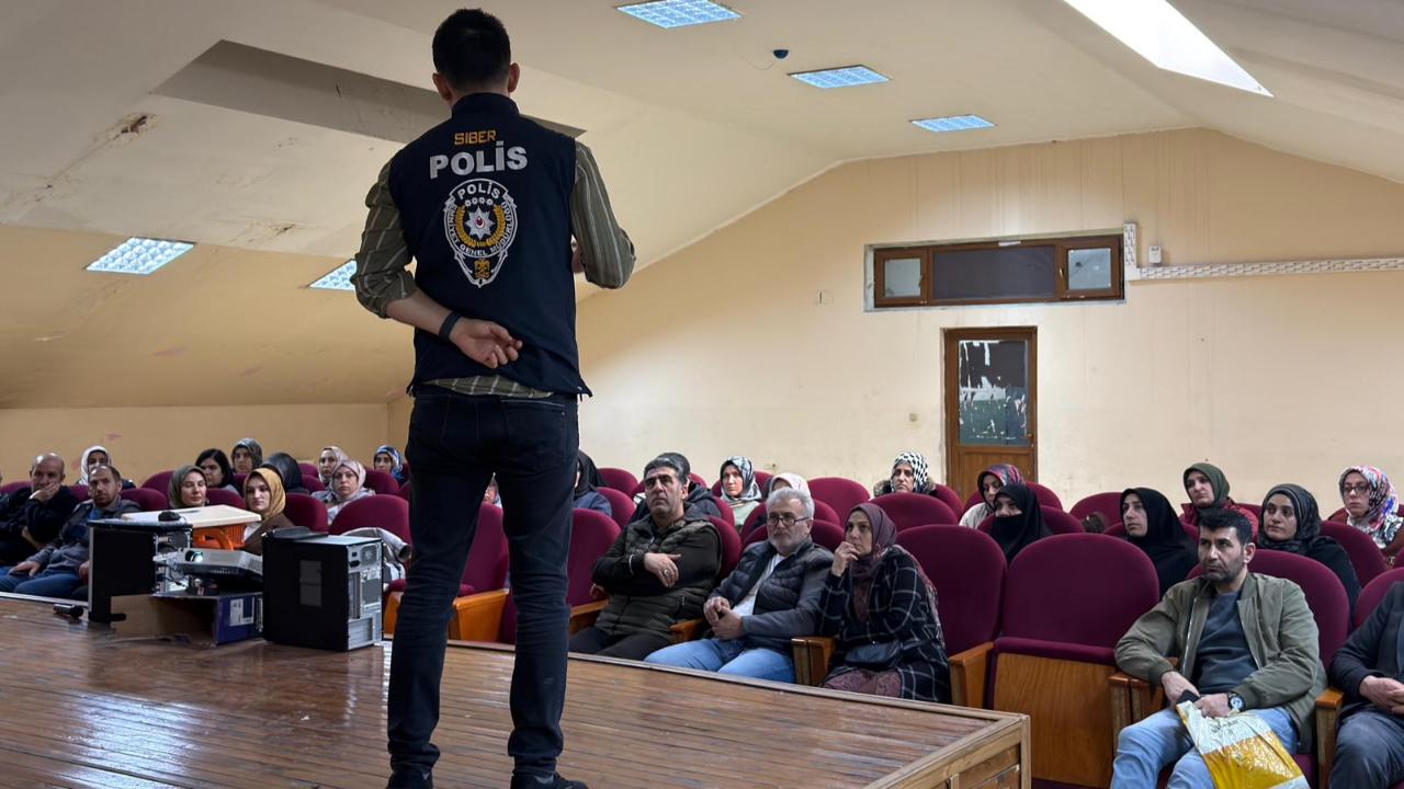 Siber suçlara karşı Ağrı’da farkındalık eğitimi
