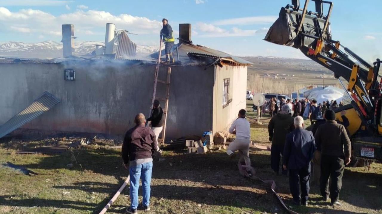 Soba bacasından çıkan yangın söndürüldü