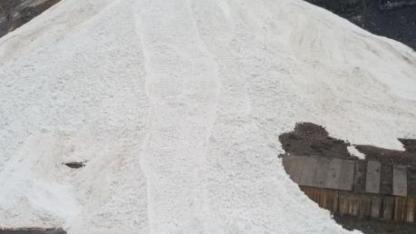 Sümbül Dağı’ndan inen çığ Zap Suyu’nun önünü kapattı