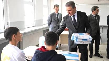 Vali Baruş, lise öğrencileriyle buluştu