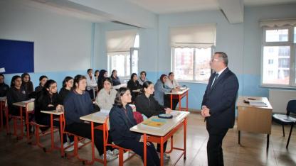 Vali Polat’ın okul ziyaretleri devam ediyor