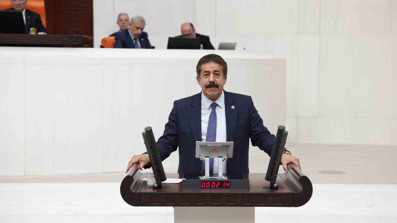 AK Parti Milletvekili Fırat’tan meslektaşlarına saldırıya tepki: "Avukatlar düşmanınız değil"