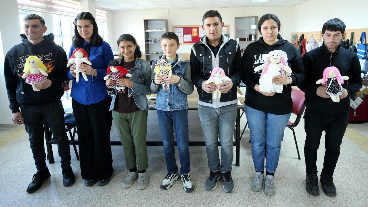 Ardahan’da özel öğrenciler yetenekleriyle fark oluşturdu