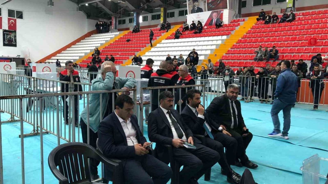 Eren Alp bin 478 oyla yeniden başkan seçildi