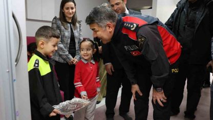 Erzurum’da minik dadaşlardan "Emniyet kemeri" farkındalığı