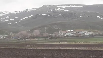 Kars’ın köyleri yeşile hasret kaldı