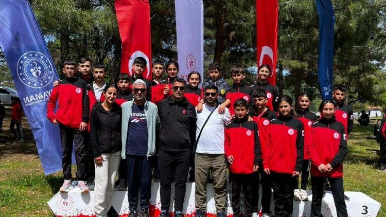 Karslı öğrenciler Türkiye finallerinde gururlandırdı