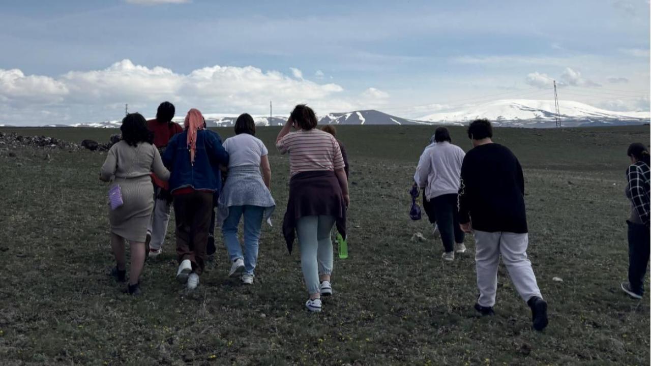 Kars’ta doğa yürüyüşüyle moral ve motivasyon