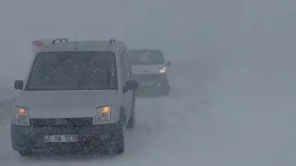 Palandöken Geçidi’nde 3 saat mahsur kaldılar