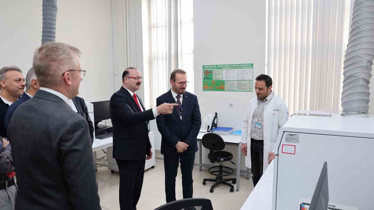 Sağlıkta stratejik iş birliği: Bakan Yardımcısı Birinci’den Atatürk Üniversitesine ziyaret