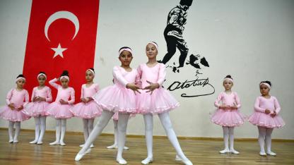 Sarıkamış’ta bale rüzgarı