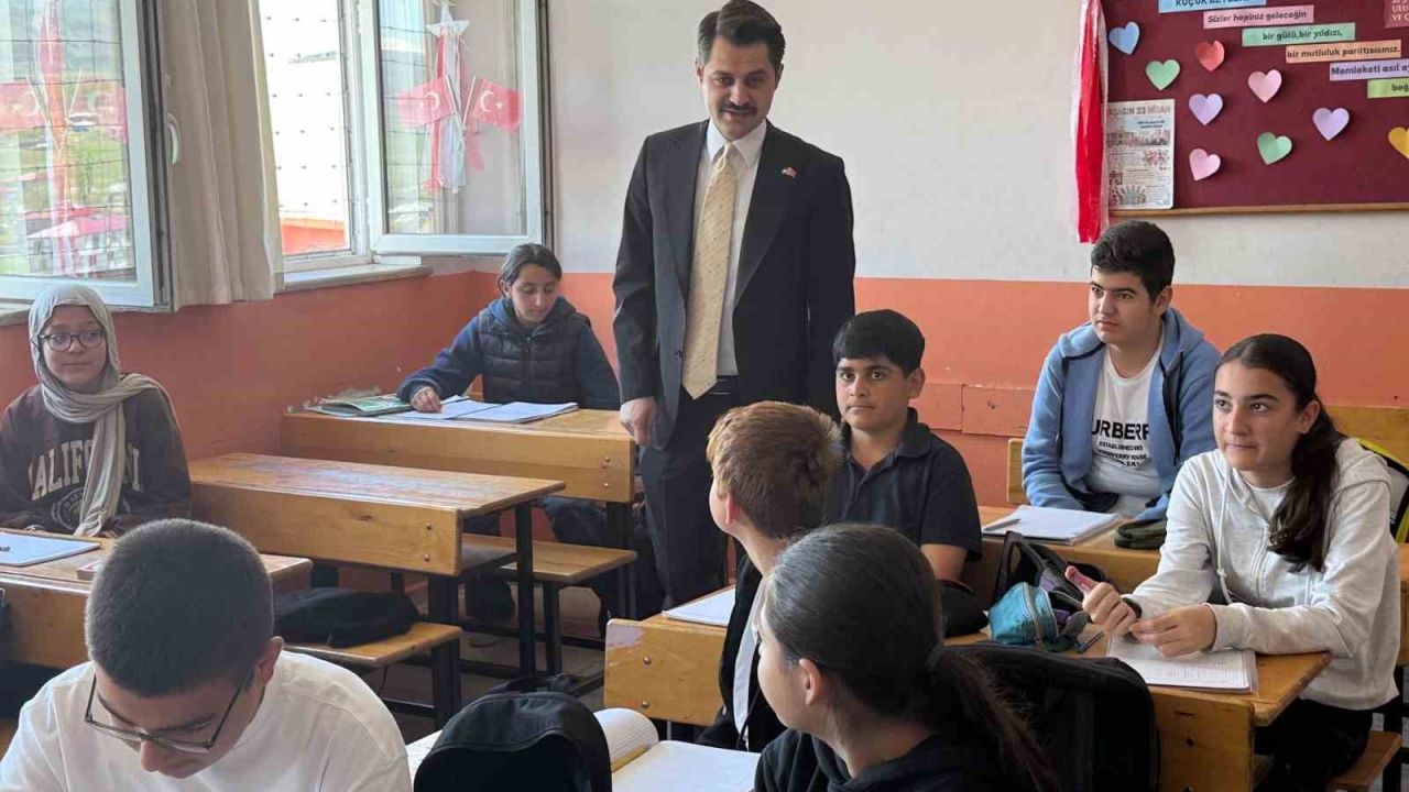 Tuzluca kaymakamı Abdüllatif Yılmaz’dan okul ziyareti