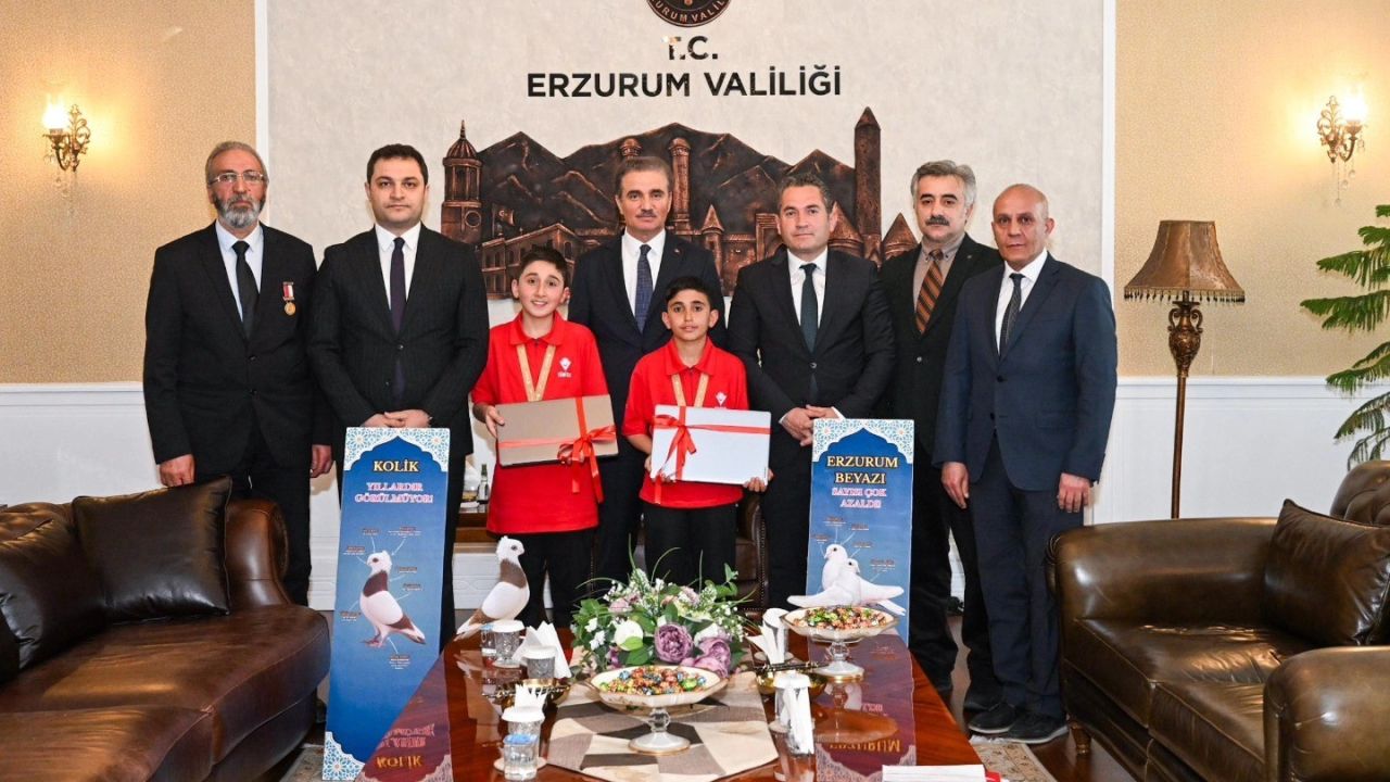Vali Baruş, başarılı öğrencileri makamında ağırladı