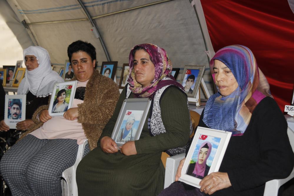 Ailelerin HDP ve PKK'ya karşı evlat nöbeti devam ediyor