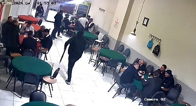 Elazığ'da Kahvehanede Pompalı Tüfekli Saldırı: Güvenlik Kameralarına Yansıdı