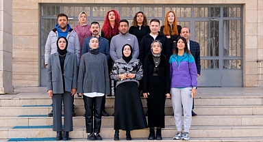 Pasinler'de Öğretmenlerden Öğretmenler Günü'ne Özel Anlamlı Şarkı